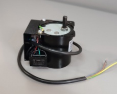 Мотор-редуктор шнека AC230V/50Hz 7,0 RPM с кожухом и проводом